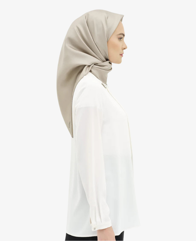 Chemise à Col Plissée