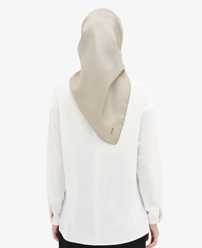 Chemise à Col Plissée
