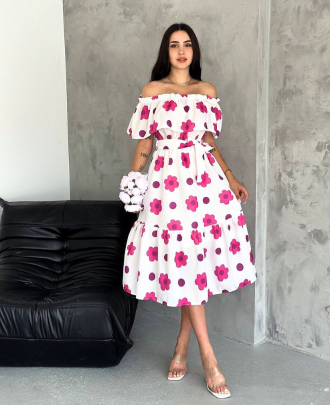 Robe aux épaules dénudées